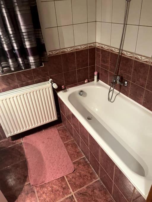 Laura Apartman Hajduszoboszlo Exterior foto